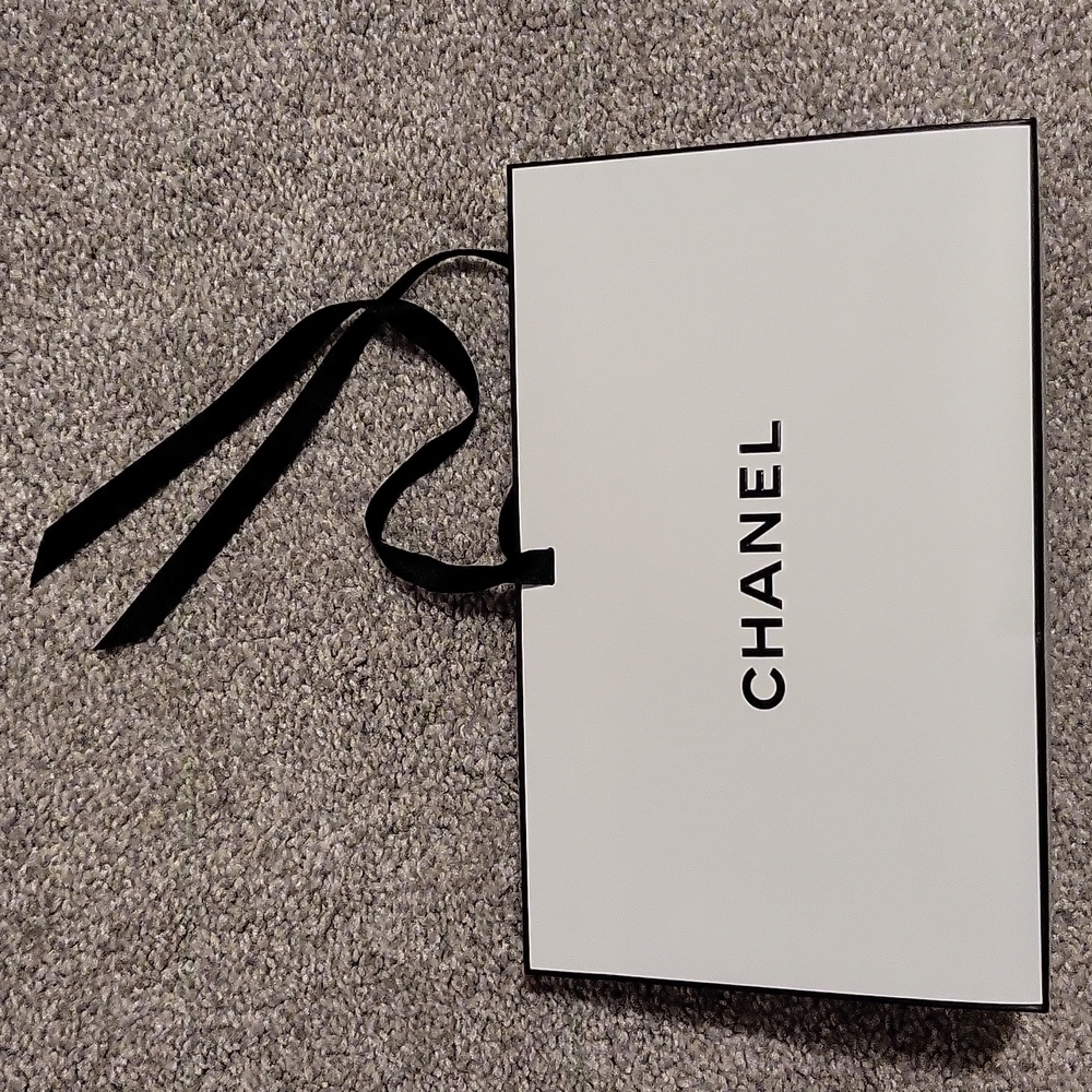 Chanel gift box